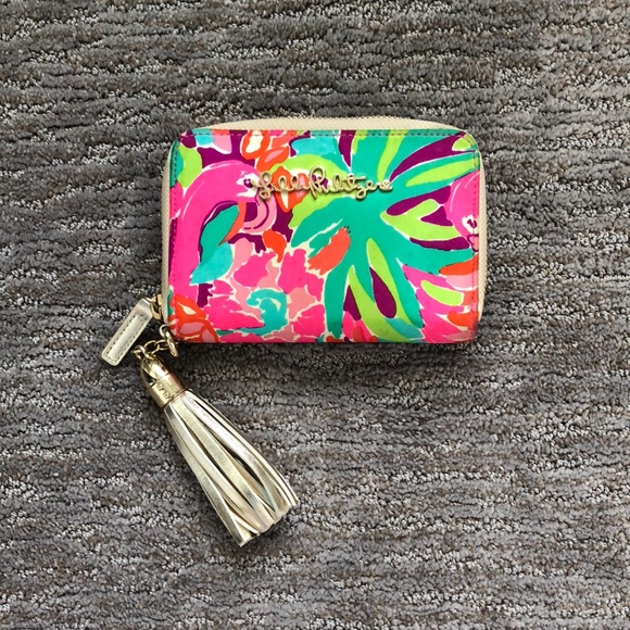Lilly Pulitzer Handbags - Offers welcomed! Lilly Pulitzer wallet with tassel